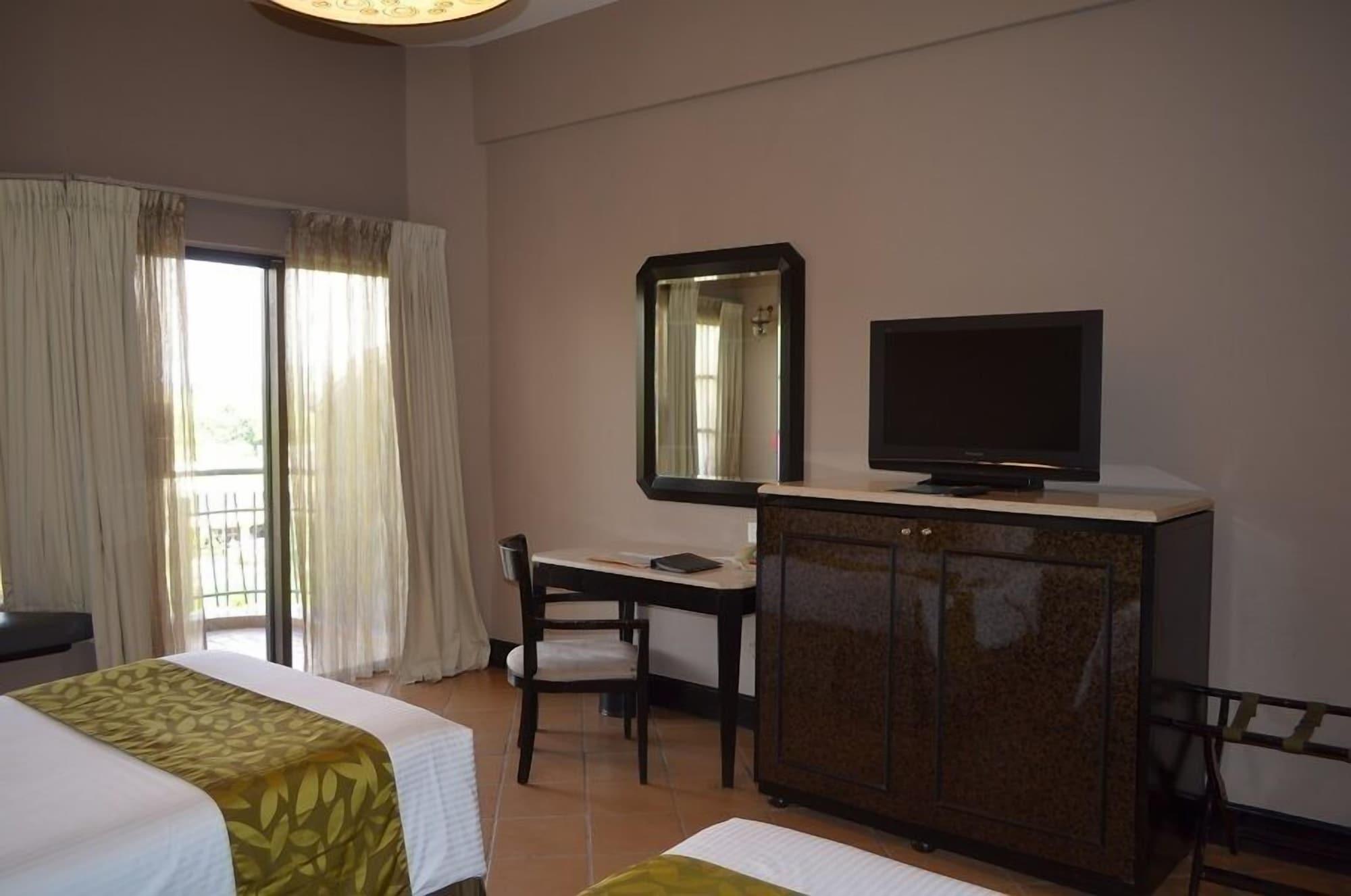 Thistle Resort